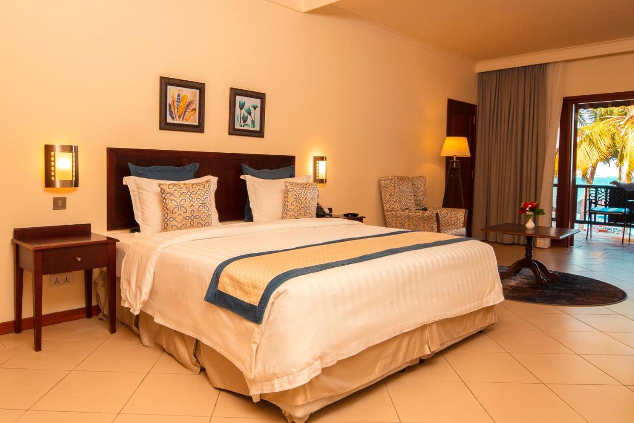 White Sands Hotel Дар ес Саалам Екстериор снимка
