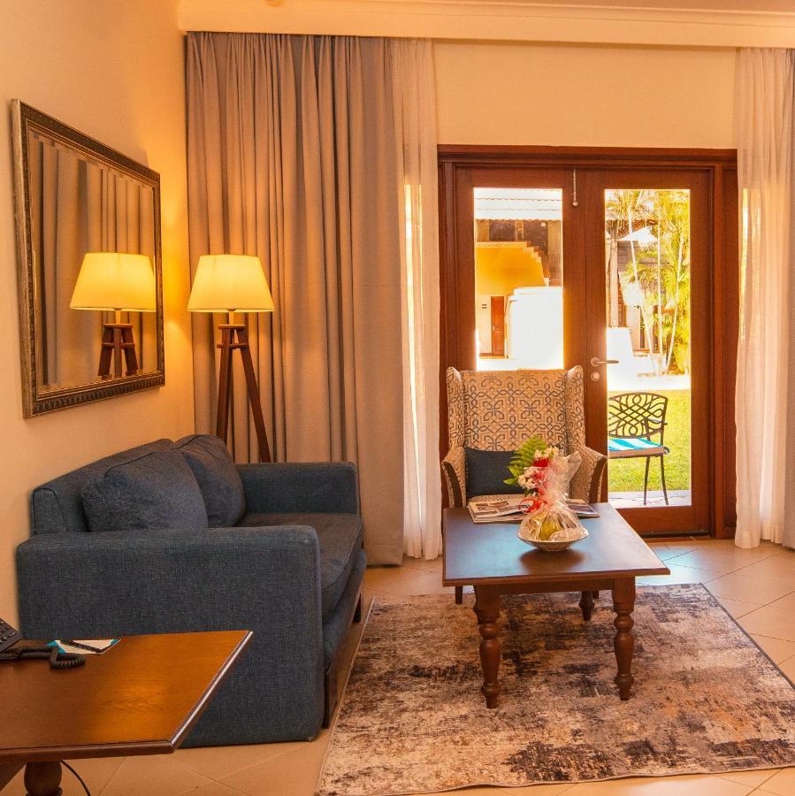 White Sands Hotel Дар ес Саалам Екстериор снимка