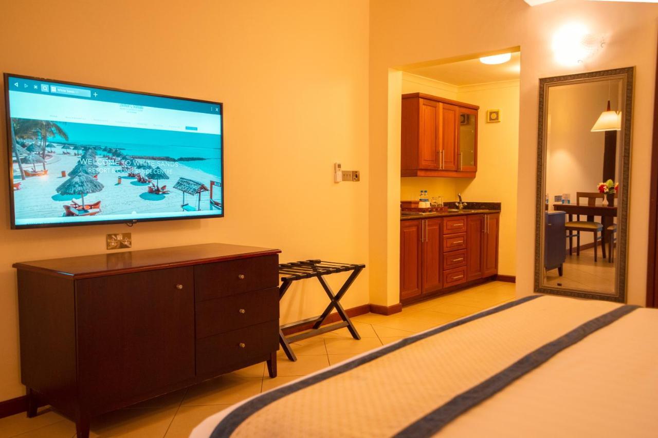 White Sands Hotel Дар ес Саалам Екстериор снимка