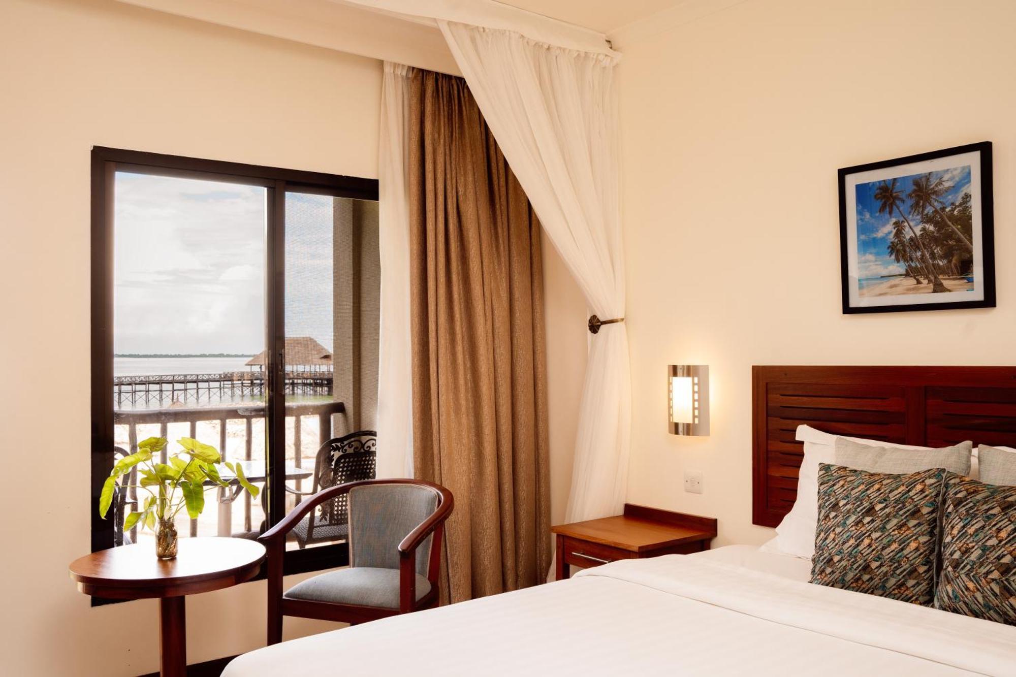 White Sands Hotel Дар ес Саалам Екстериор снимка