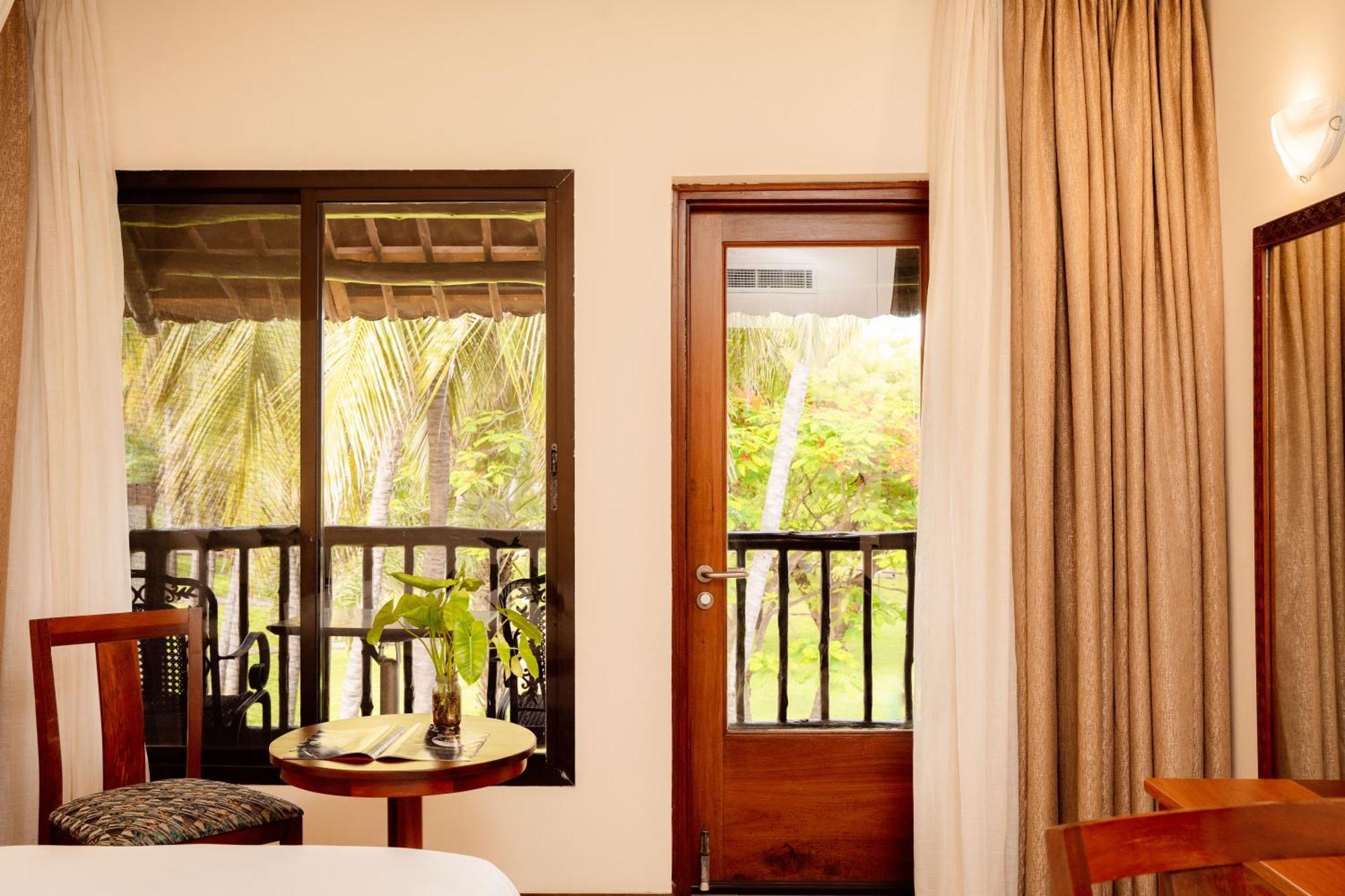 White Sands Hotel Дар ес Саалам Екстериор снимка