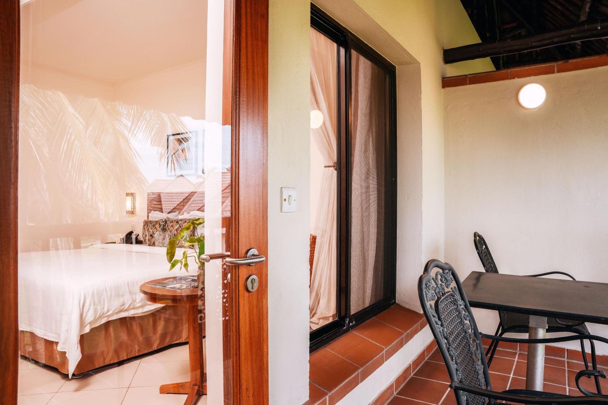 White Sands Hotel Дар ес Саалам Екстериор снимка