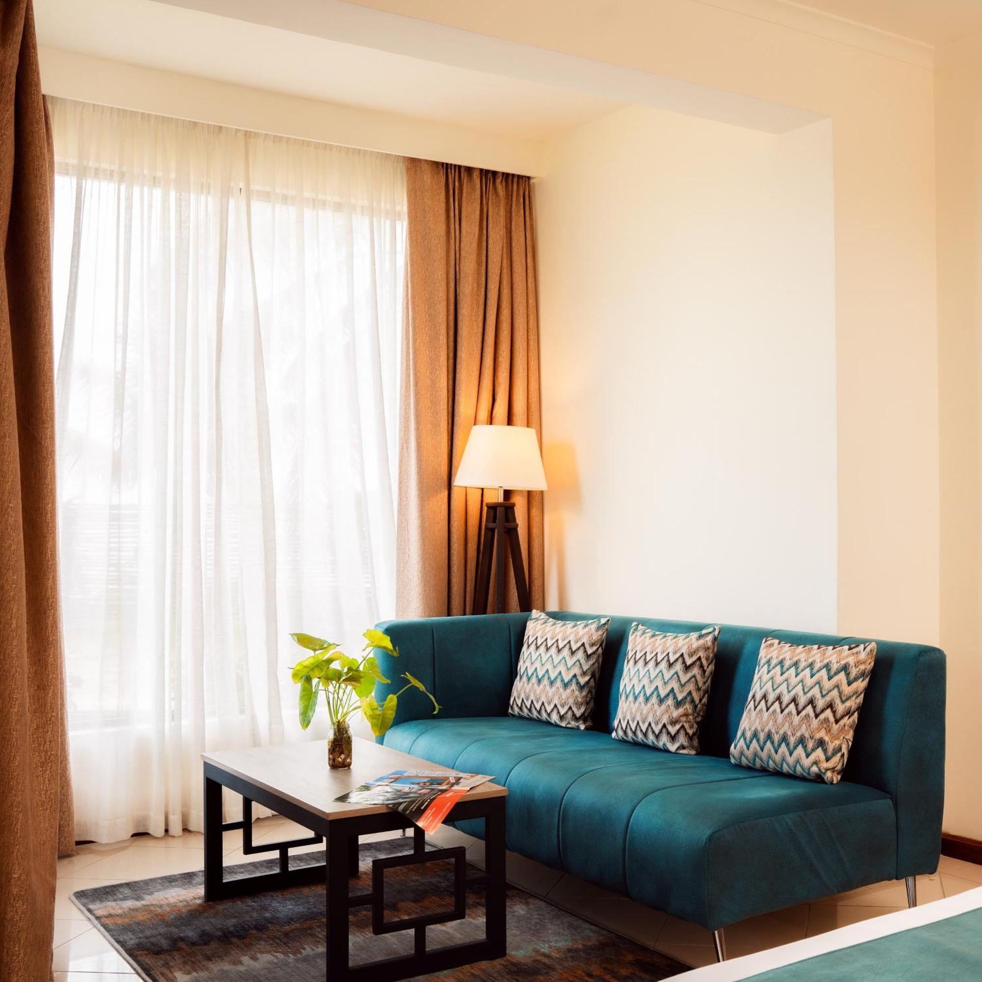 White Sands Hotel Дар ес Саалам Екстериор снимка