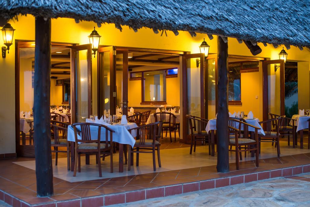 White Sands Hotel Дар ес Саалам Екстериор снимка