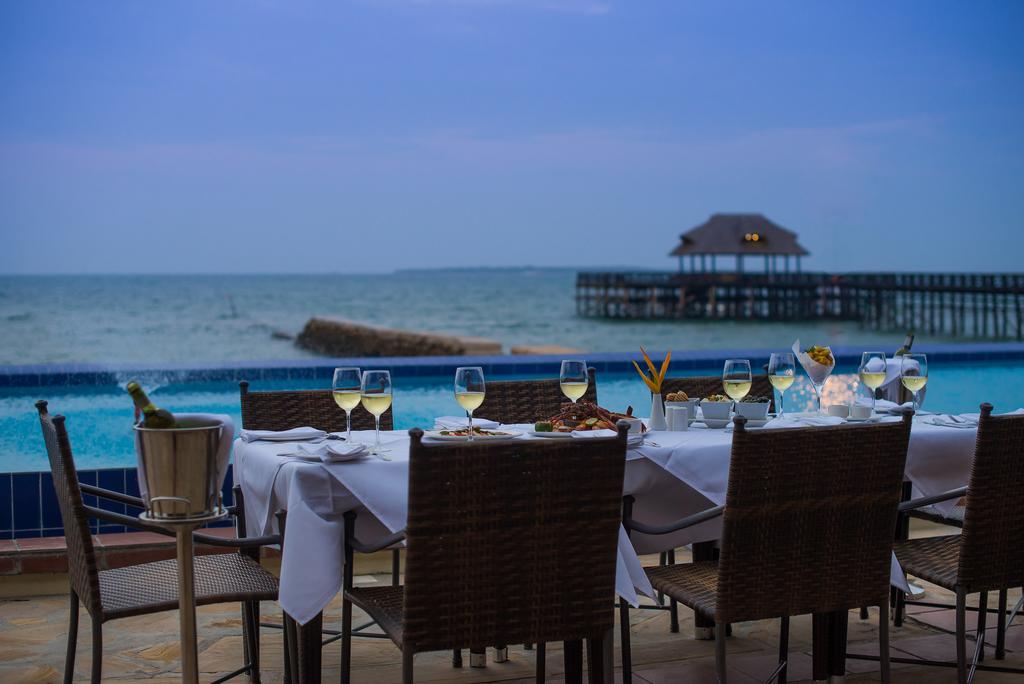 White Sands Hotel Дар ес Саалам Екстериор снимка