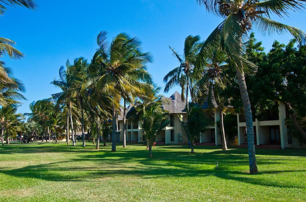 White Sands Hotel Дар ес Саалам Екстериор снимка